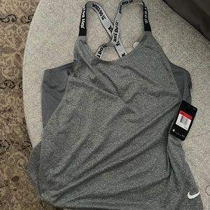 Nike Womens Dry Fit Training Tank Size Large. New With Tags